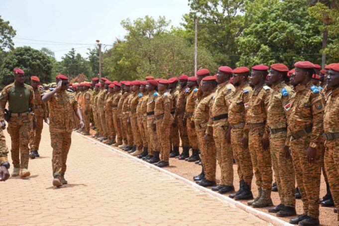 Bobo-Dioulasso: le ministre d’État Célestin Simporé au contact des troupes de la 2e Région militaire