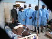 Mali/Attaques: le Premier ministre et le Président du CNT au chevet des blessés de Kati