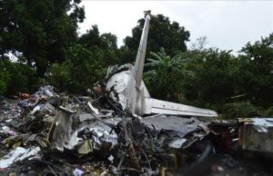 Un crash d’avion fait 14 morts