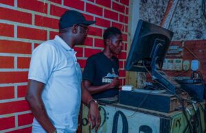 Promotion de la musique burkinabè : le ministre Pingdwendé Gilbert OUEDRAOGO action sur le terrain