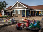 Quatre enfants poignardés à mort dans une école maternelle