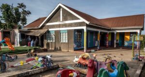 Quatre enfants poignardés à mort dans une école maternelle