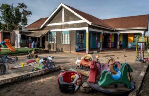 Quatre enfants poignardés à mort dans une école maternelle