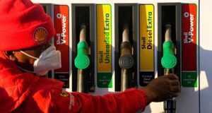 Hausse des prix du carburant au Kenya, l’opposition menace d’envahir les rues