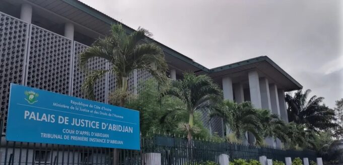 «Prison à vie» pour 6 accusés d’attaque terroriste