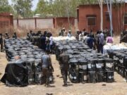 Burkina: la douane de Koudougou saisit 1 708 fûts de cyanure et 126 sacs d’explosifs