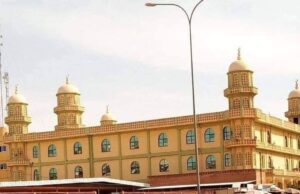Ouagadougou: la grande mosquée du mouvement sunnite fermée jusqu’à nouvel ordre