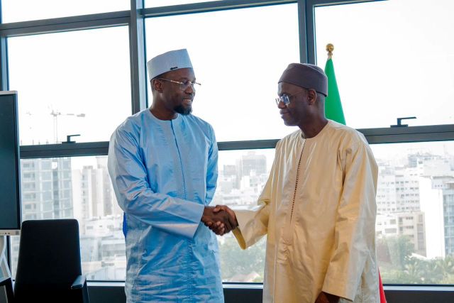 Sénégal: passation de service entre Ousmane Sonko et Ahmadou Al Aminou Lô