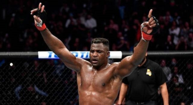 Francis Ngannou signe un retour éclatant en MMA avec un KO expéditif