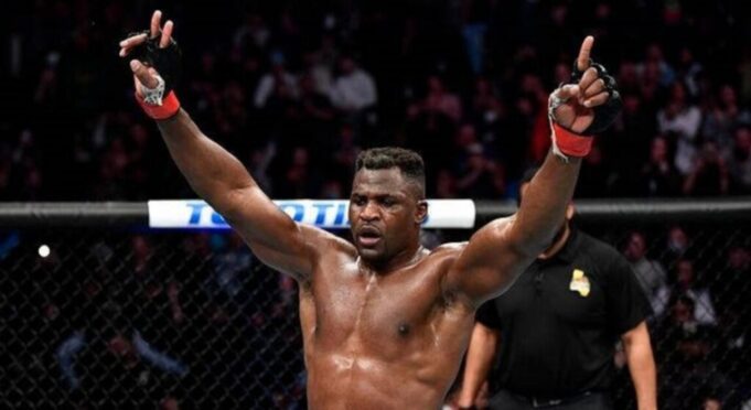 Francis Ngannou signe un retour éclatant en MMA avec un KO expéditif