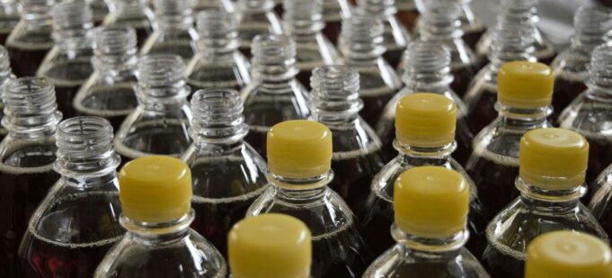 Plastiques recyclés: la FAO réclame des normes sur les emballages alimentaires