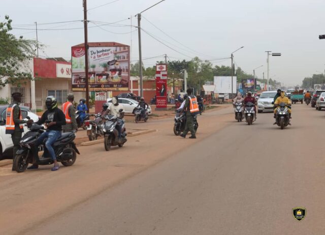 Burkina: les motos de 50 à 125 cm³ de cylindrée doivent circuler sur la piste cyclable