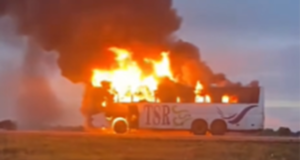 Axe Ouaga-Bobo: un car consumé par les flammes