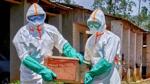 RD Congo: oublier le 3e mandat, attaquer Ebola!