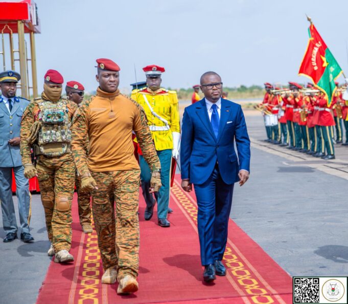 Arrivée du président béninois Romuald Wadagni à Ouagadougou
