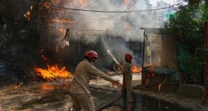 Inde: 18 patients africains meurent dans l’incendie d’un hôtel médicalisé à New Delhi