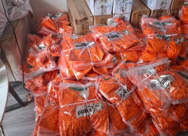 Côte d’Ivoire: près de 5 000 faux maillots des Éléphants retirés du marché à Adjamé