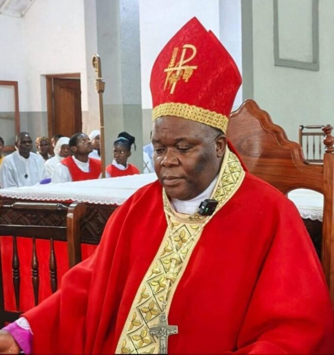 Mozambique: l’Église catholique africaine réclame justice après le meurtre d’un évêque