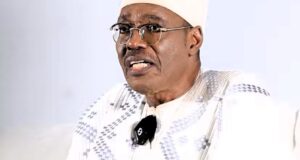 L’opposant Issa Tchiroma Bakary en justice contre Paul Biya
