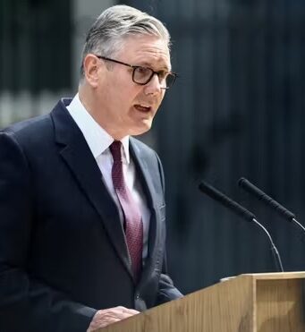 Royaume-Uni: le Premier ministre quitte le pouvoir après deux ans à Downing Street