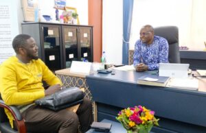 Le Directeur Général de la SONATUR reçoit un envoyé du footballeur international burkinabè Landry Kaboré