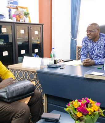 Le Directeur Général de la SONATUR reçoit un envoyé du footballeur international burkinabè Landry Kaboré
