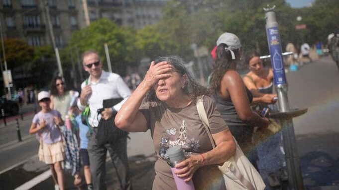 Canicule en Europe: plus de 1 300 décès recensés depuis le 21 juin (OMS)