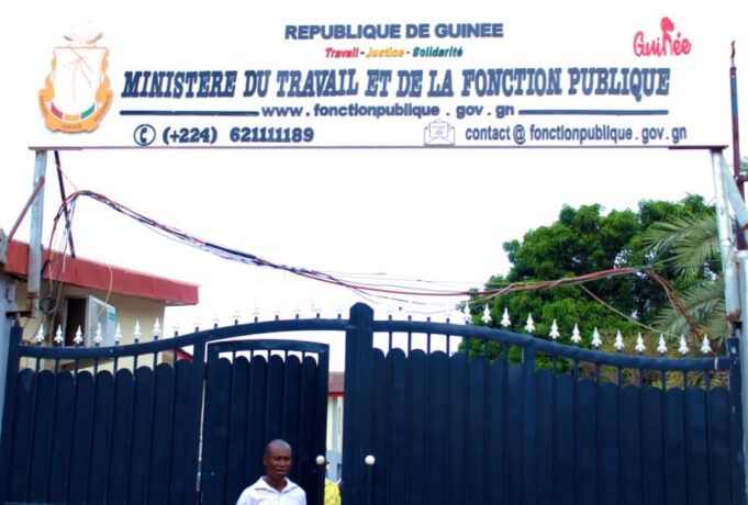 Plus de 5 100 agents de l’État définitivement radiés de la fonction publique en Guinée