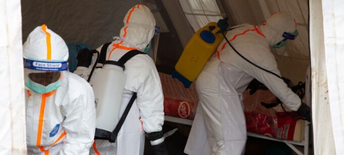 Ebola: le risque élevé reste limité aux pays voisins de la RDC et de l’Ouganda, selon l’OMS