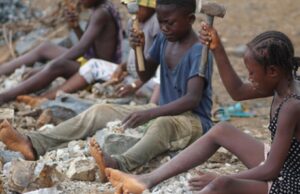 Travail des enfants: l’ONU brandit le carton rouge
