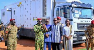 Burkina/Santé: quatre hôpitaux mobiles remis au ministère de la Guerre