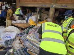 Ouagadougou: plus de 16 141 pagnes et 4 672 rouleaux de fil retirés du marché