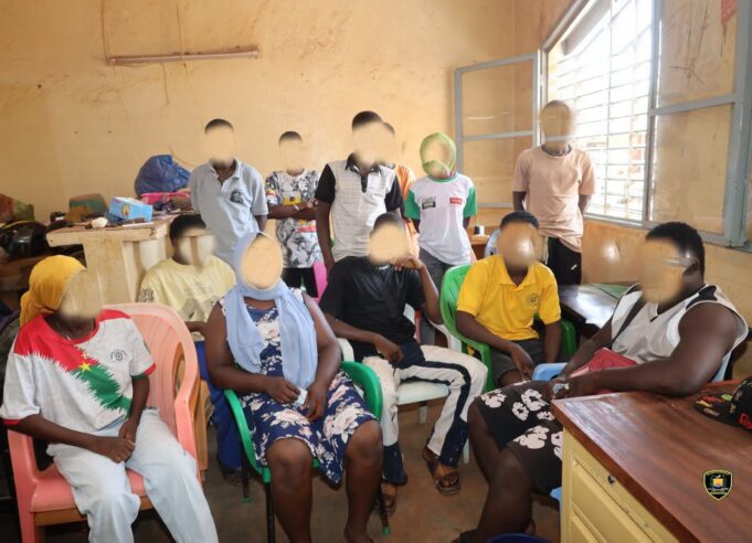 Ouagadougou: 9 garçons et 4 filles interpellés dans une villa
