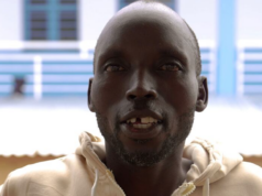 «Me faire soigner rapidement m’a sauvé la vie»: Justin Singo Nguma, survivant d’Ebola