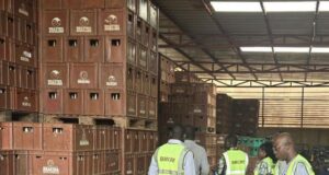 Burkina: enquête sur le circuit des boissons chez les cavistes et les maquis