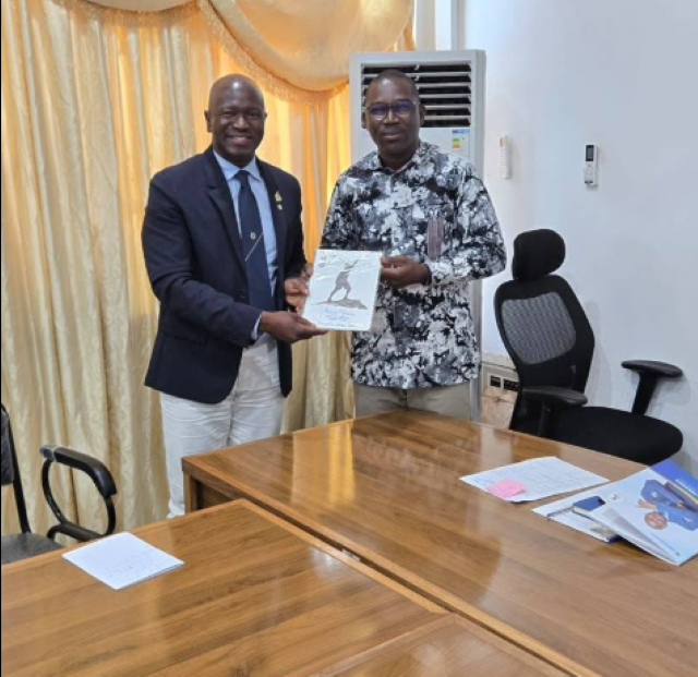 Le Gouverneur du District 403 A3, Arouna Nikièma reçu par le directeur de cabinet du ministère burkinabè en charge de l'Education