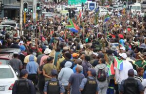 Afrique du Sud: la mort d’un Ghanéen lors des manifestations anti-migrants ravive les tensions avec Accra