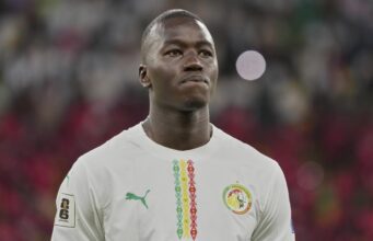 Pape Gueye met sa carrière internationale entre parenthèses