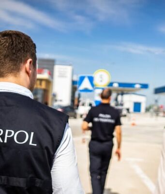 Traite des êtres humains: plus de 1 000 suspects interpellés lors d’une opération dans 59 pays