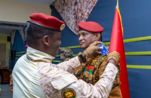 Burkina/Armée: les nouveaux promus reçoivent leurs attributs