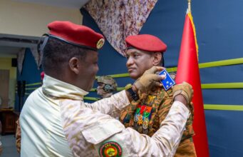 Burkina/Armée: les nouveaux promus reçoivent leurs attributs