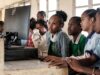 Dette ou éducation: l’UNESCO appelle à changer de cap