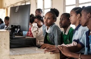 Dette ou éducation: l’UNESCO appelle à changer de cap