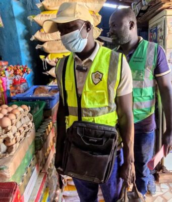 Burkina/Vente d’oeufs de poulet: des commerçants pris en flagrant délit de pratiques frauduleuses