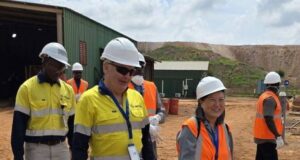 Burkina: des diplomates visitent la mine d’or de Bomboré
