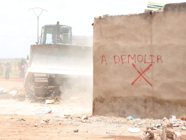 Démolissement des maisons anarchiques sur les emprises de Grand Ouaga