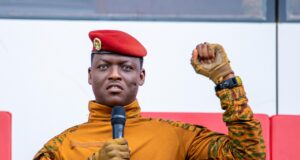 Immersion patriotique: le capitaine Ibrahim Traoré invite les appelés à cultiver les valeurs d’humilité, de solidarité, de bonne moralité
