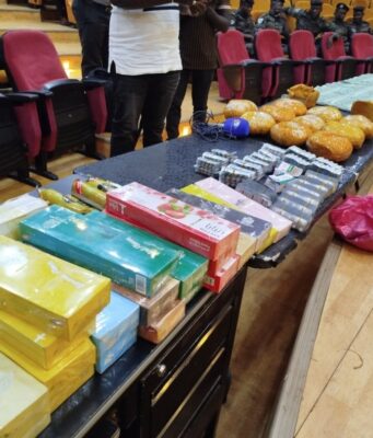 Burkina: 60 millions FCFA de faux billets, 5kg de drogue et autres marchandises saisis