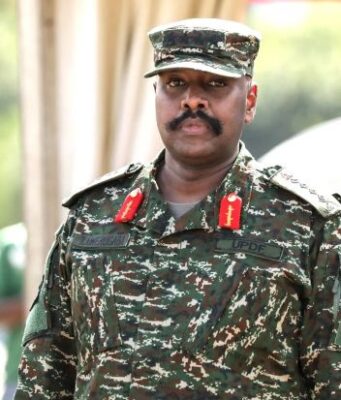 Ouganda: au nom du père, le fils sera-t-il président «par la grâce de Dieu»?