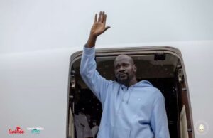 Guinée: Mamadi Doumbouya en congé en Grèce, l’armée réaffirme sa loyauté